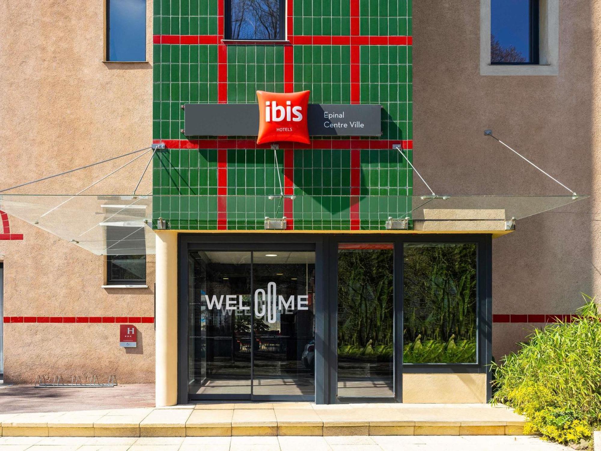 ホテル Ibis Epinal Centre エクステリア 写真