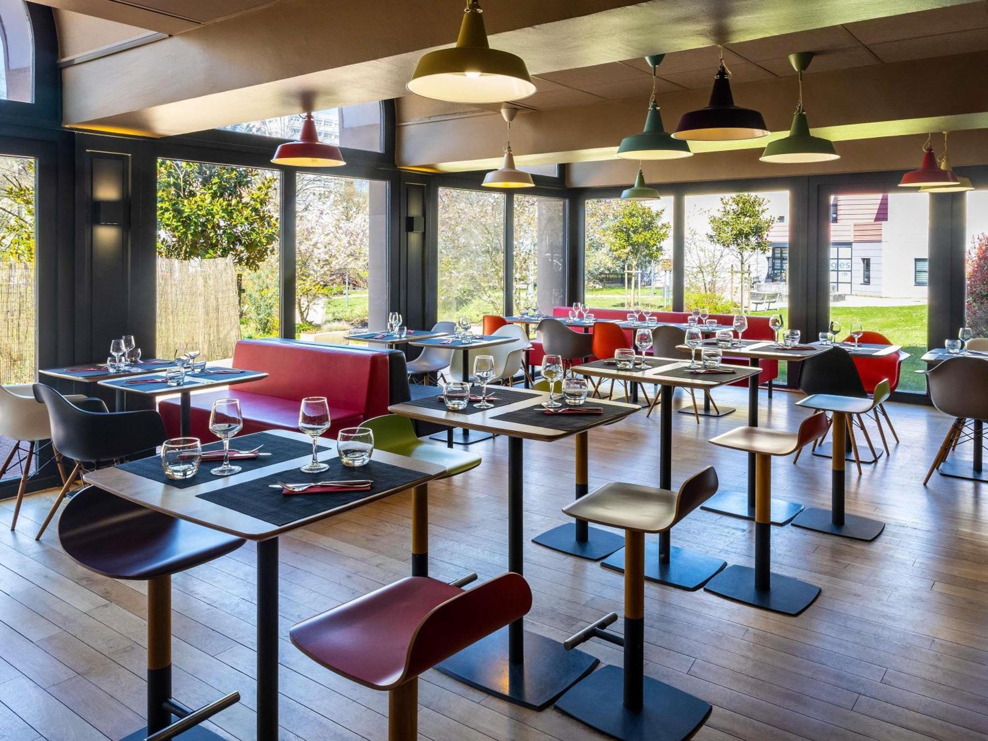 ホテル Ibis Epinal Centre エクステリア 写真