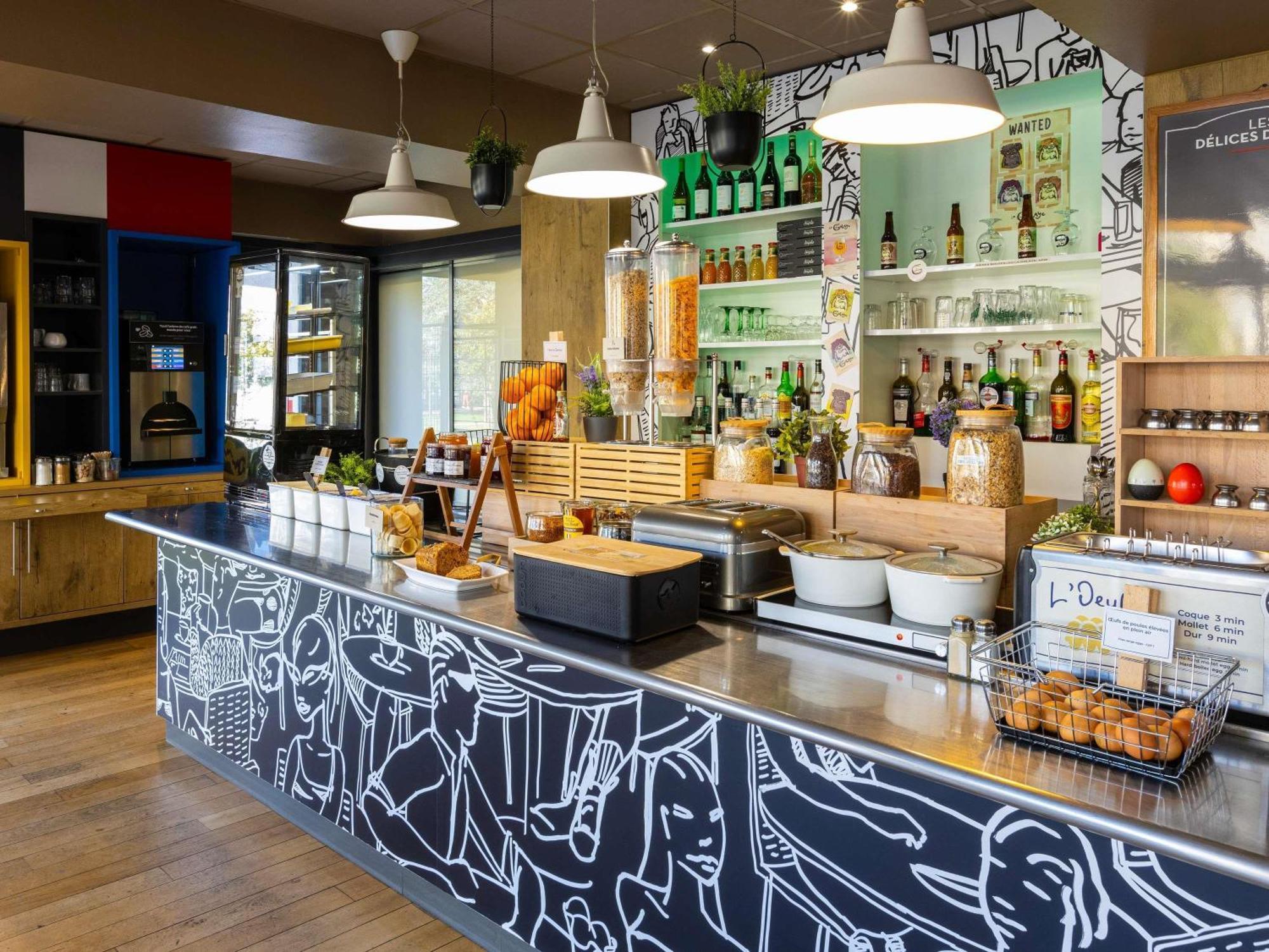 ホテル Ibis Epinal Centre エクステリア 写真