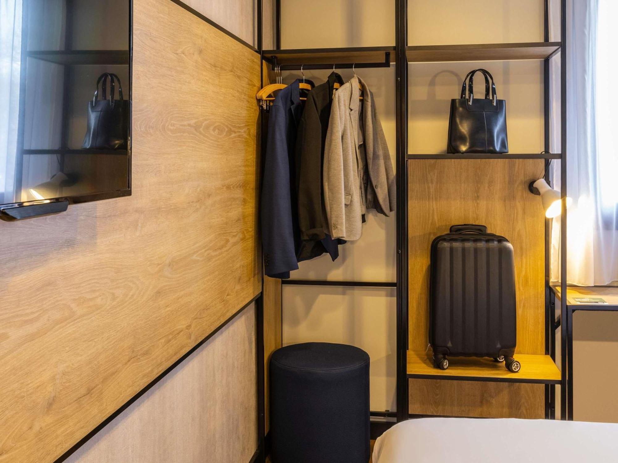 ホテル Ibis Epinal Centre エクステリア 写真