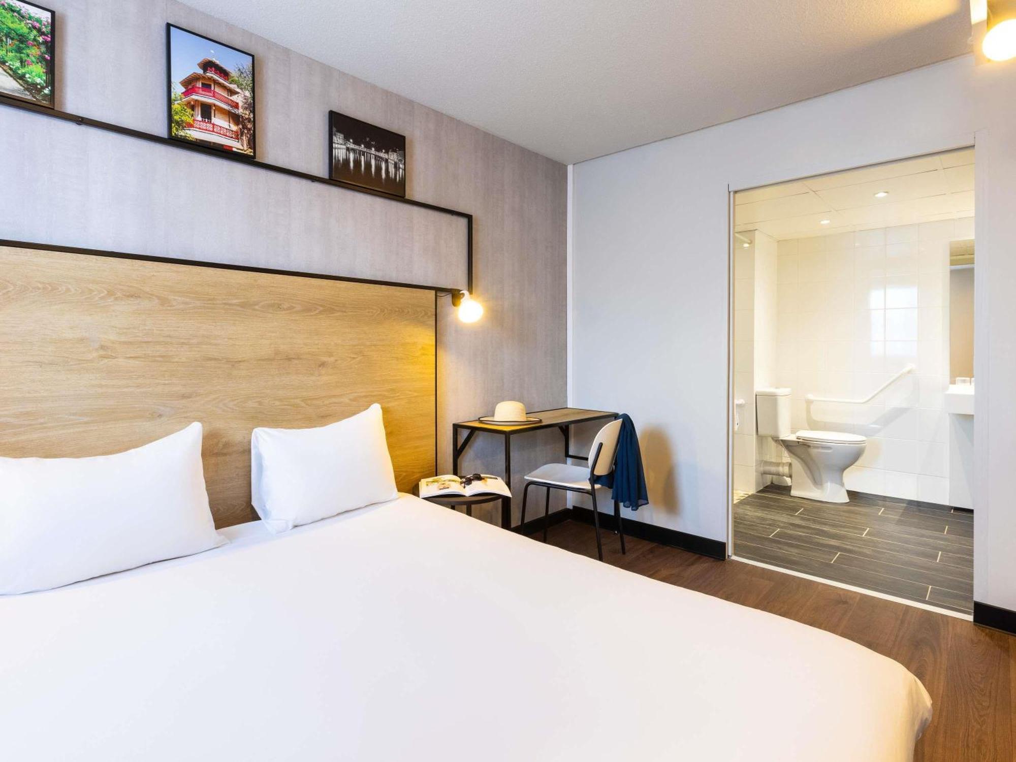 ホテル Ibis Epinal Centre エクステリア 写真