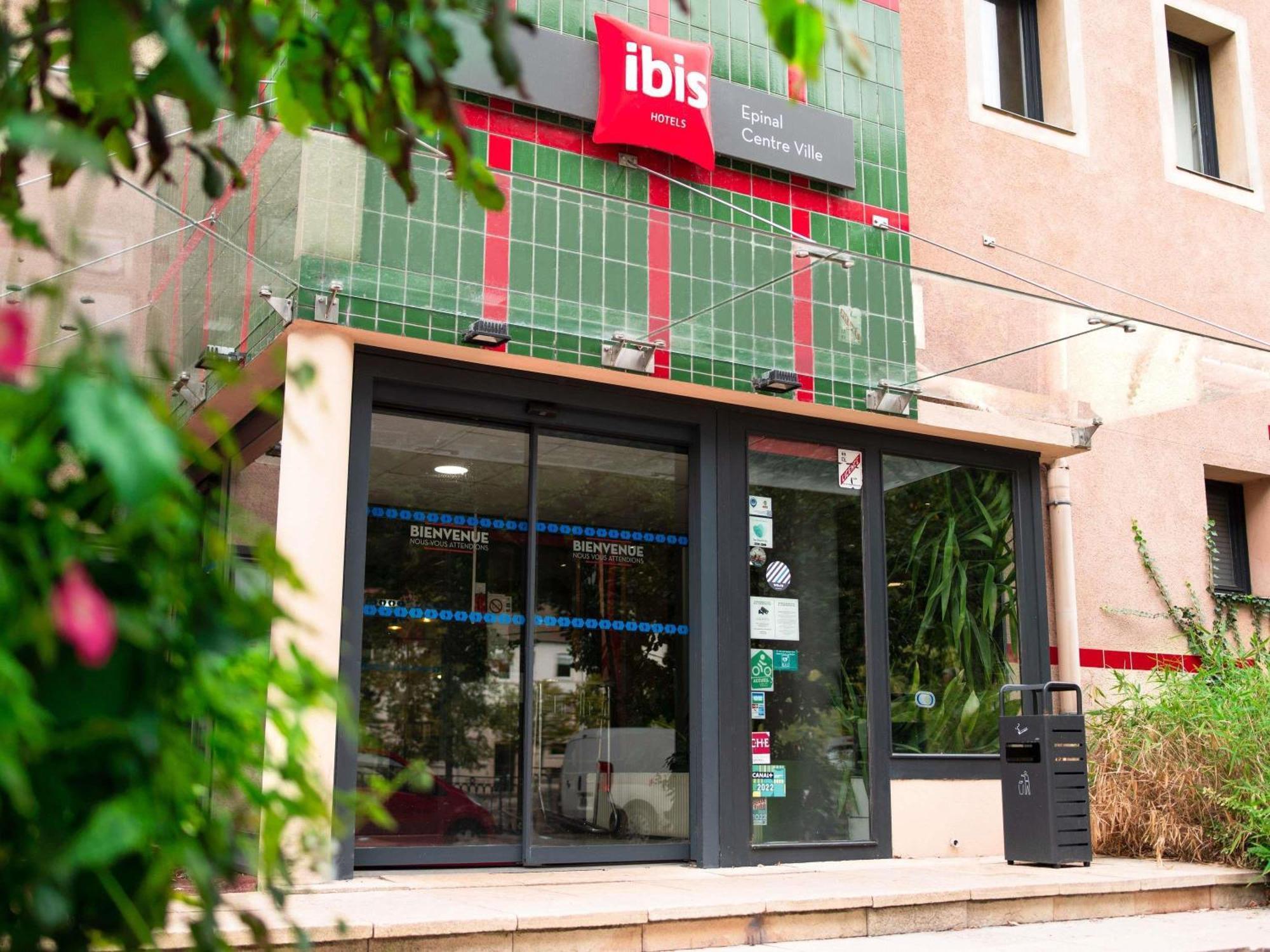 ホテル Ibis Epinal Centre エクステリア 写真